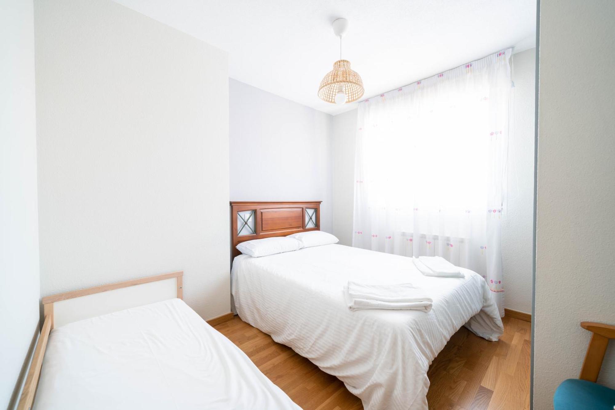 Apartamentos Go- Chalet Calera, Parking Gratuito Arroyo de la Encomienda Kültér fotó